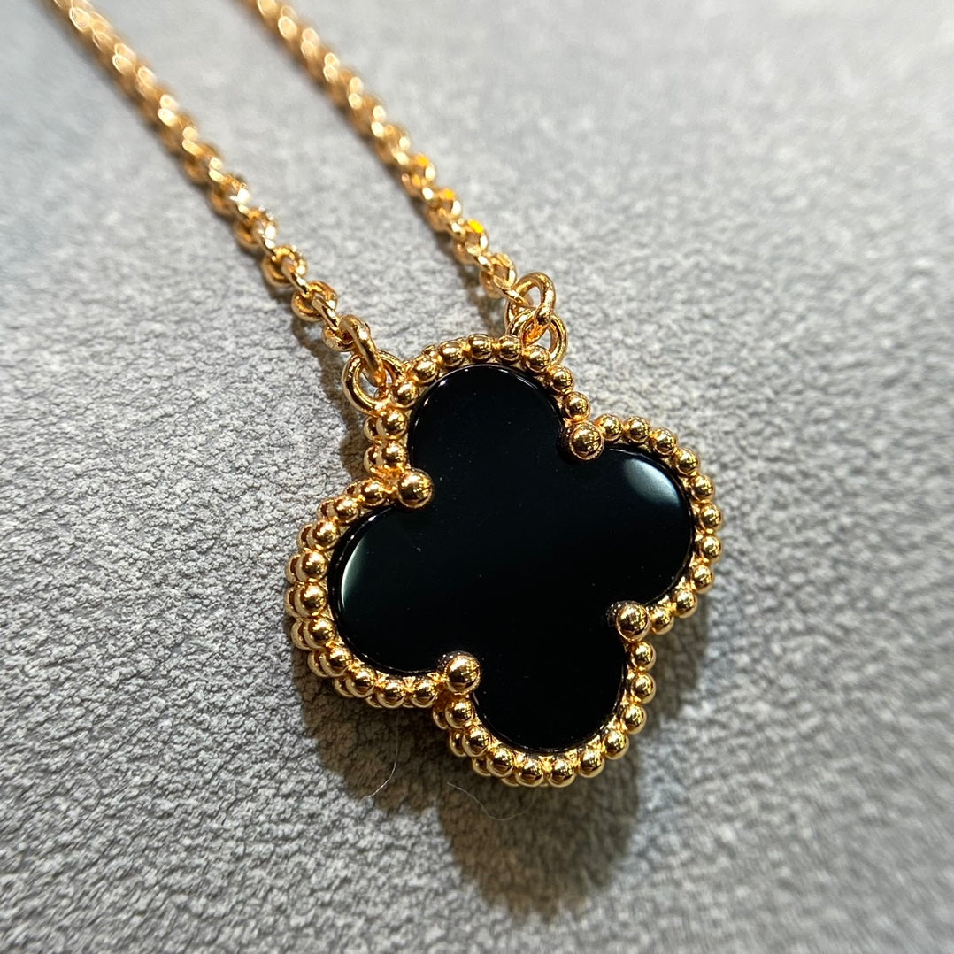 Clover Necklace | Onyx