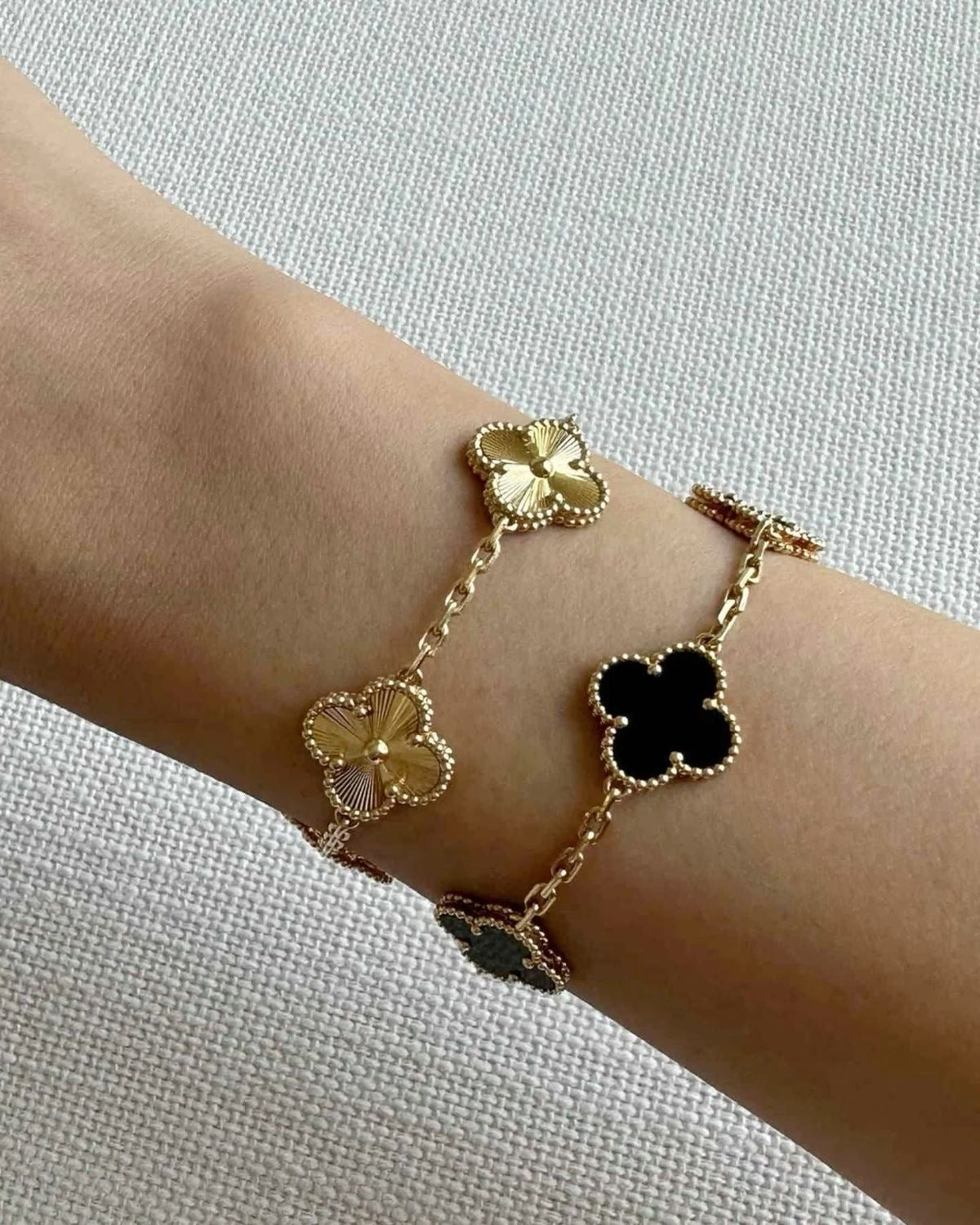 ELEGANT CLOVER BRACELET | PICK YOUR SHADE