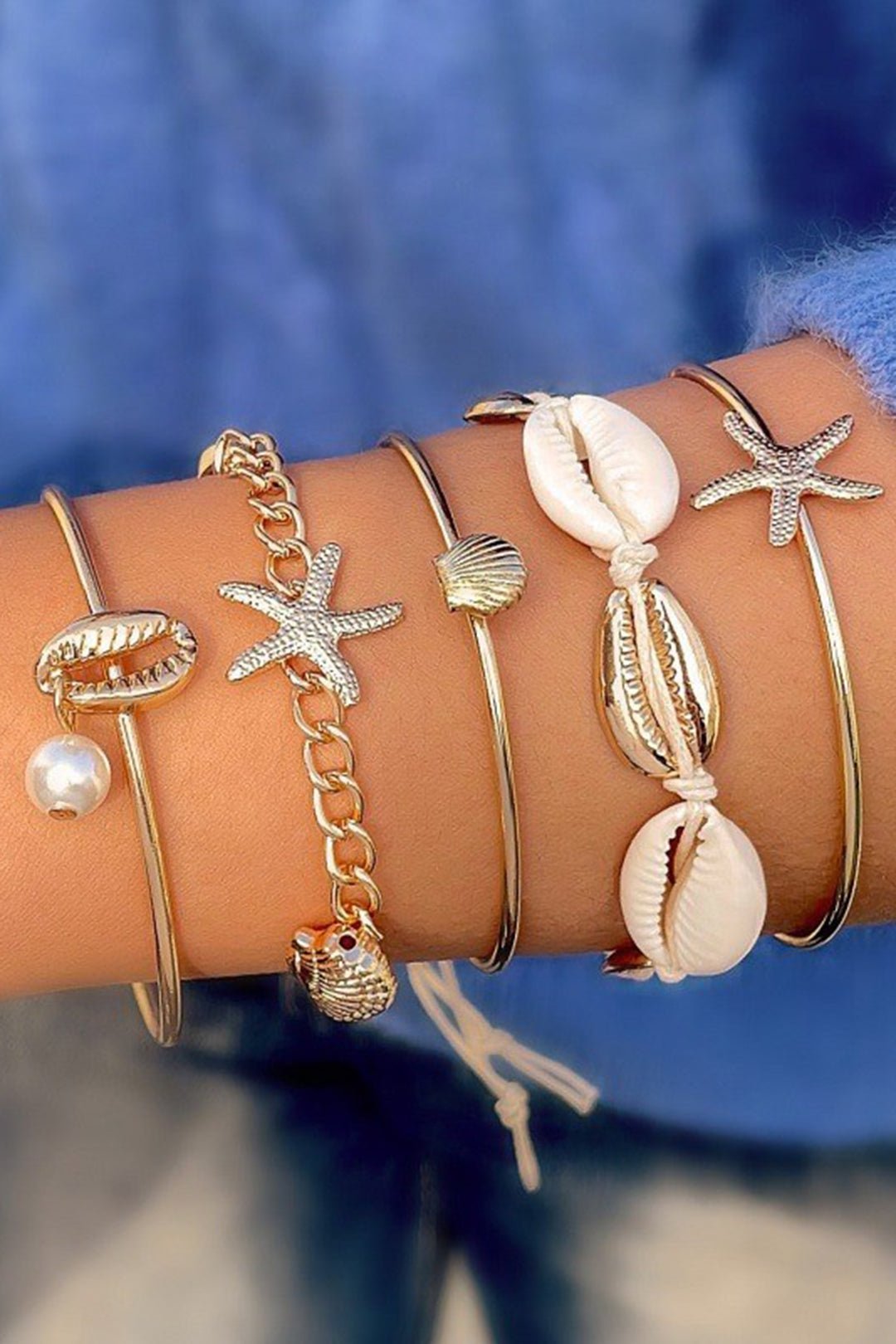 BRACELET WITH SHELLS AND STARFISH