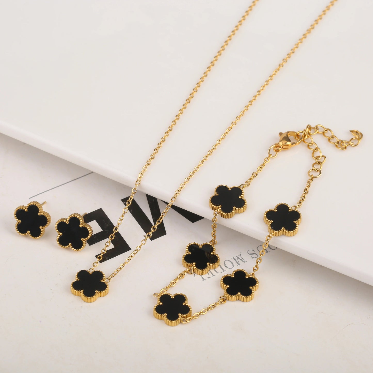 CLOVER | BLACK DELUXE SET